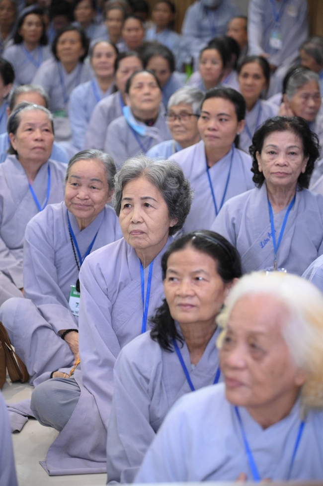 Dharma talk Having no practice is very suffering - Senior Thich Tri Hue in the 107th Seven-day Retreat