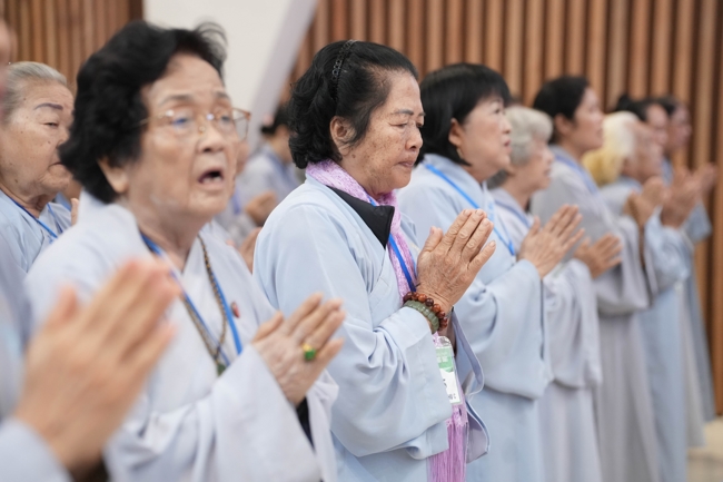 Dharma talk Having no practice is very suffering - Senior Thich Tri Hue in the 107th Seven-day Retreat