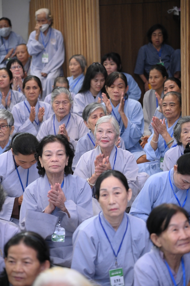 Dharma talk Having no practice is very suffering - Senior Thich Tri Hue in the 107th Seven-day Retreat