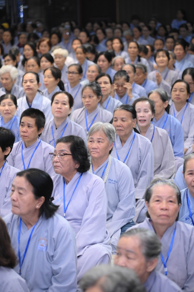 Dharma talk Having no practice is very suffering - Senior Thich Tri Hue in the 107th Seven-day Retreat