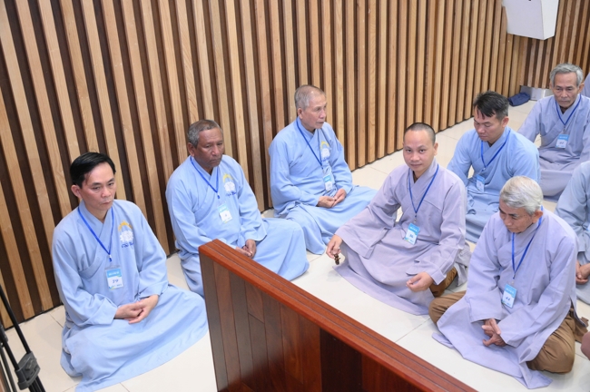 Dharma talk Having no practice is very suffering - Senior Thich Tri Hue in the 107th Seven-day Retreat