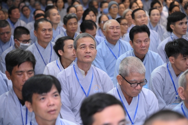 Dharma talk Having no practice is very suffering - Senior Thich Tri Hue in the 107th Seven-day Retreat