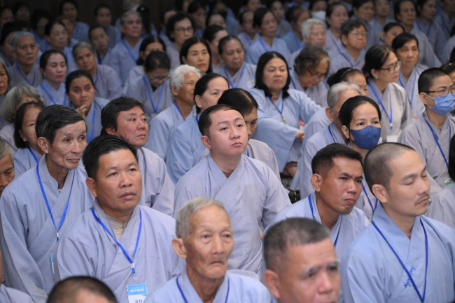 Dharma talk Having no practice is very suffering - Senior Thich Tri Hue in the 107th Seven-day Retreat