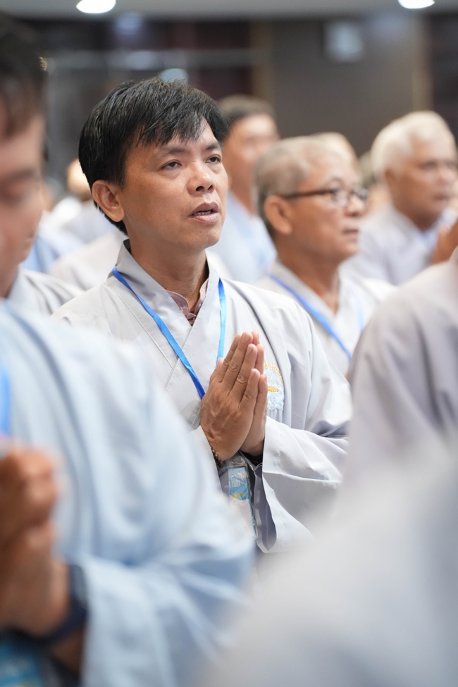 Dharma talk Having no practice is very suffering - Senior Thich Tri Hue in the 107th Seven-day Retreat
