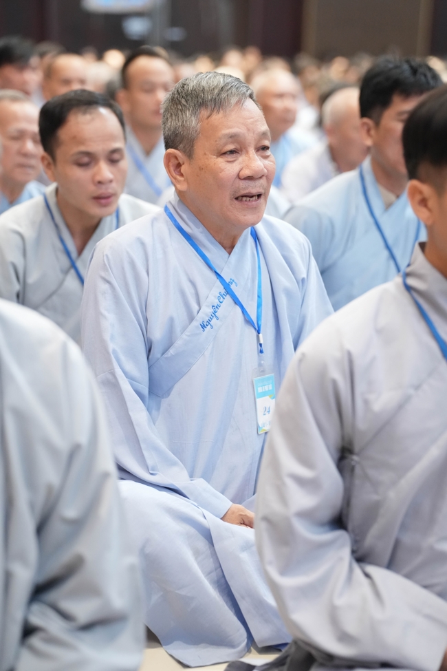 Dharma talk Having no practice is very suffering - Senior Thich Tri Hue in the 107th Seven-day Retreat