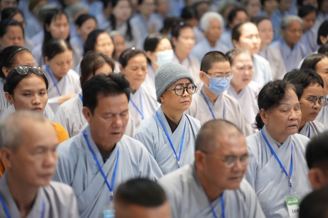 Dharma talk Having no practice is very suffering - Senior Thich Tri Hue in the 107th Seven-day Retreat