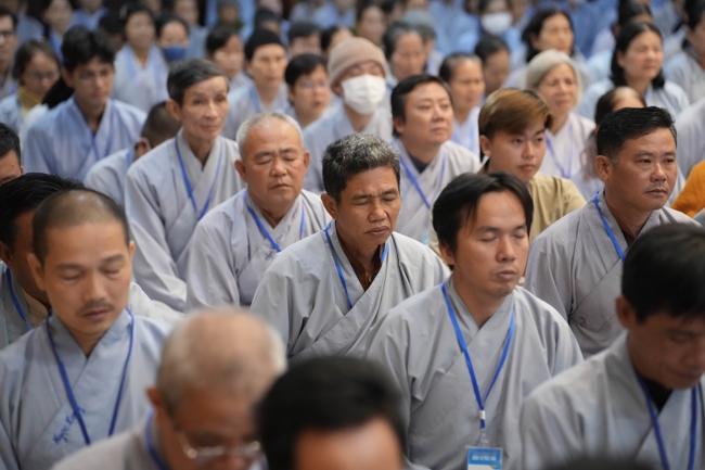 Dharma talk Having no practice is very suffering - Senior Thich Tri Hue in the 107th Seven-day Retreat