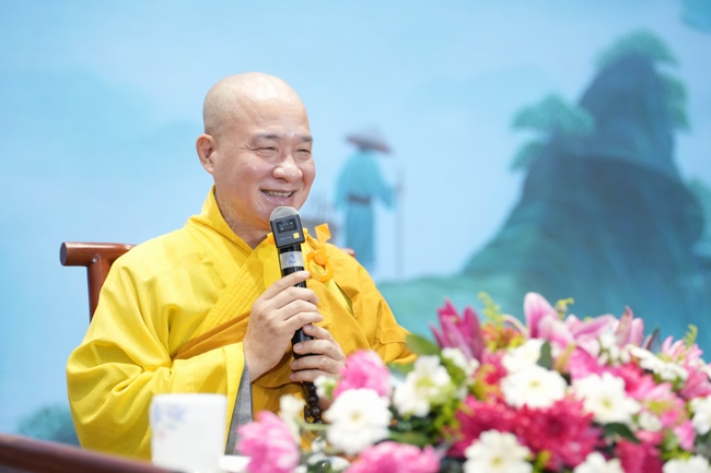 Dharma talk Having no practice is very suffering - Senior Thich Tri Hue in the 107th Seven-day Retreat