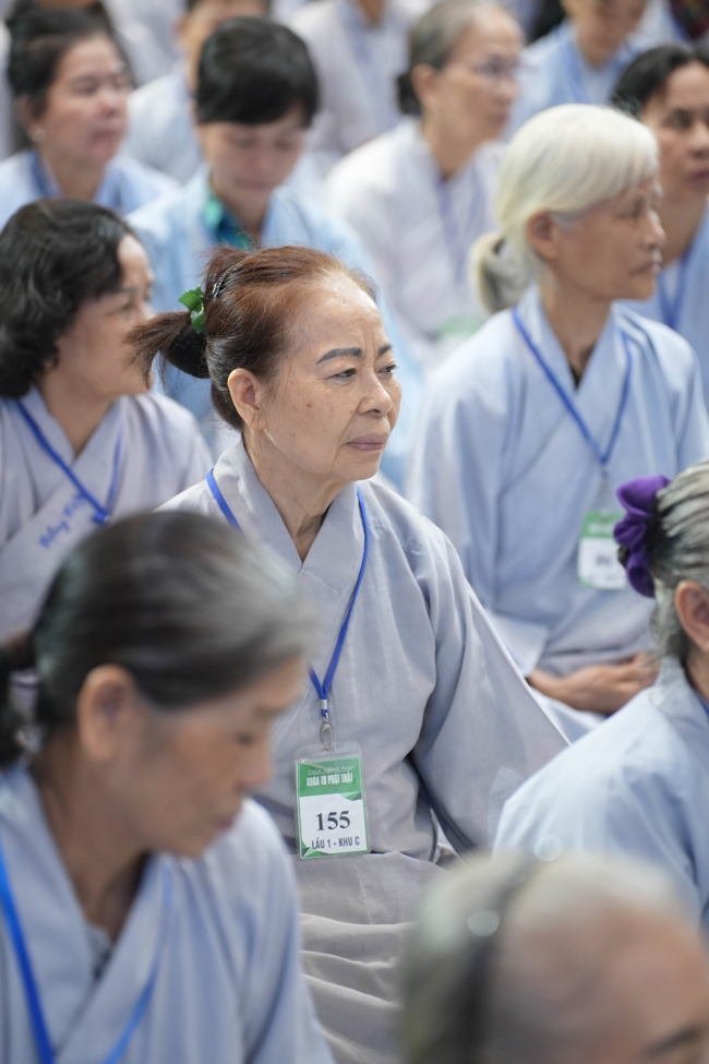 Dharma talk Having no practice is very suffering - Senior Thich Tri Hue in the 107th Seven-day Retreat