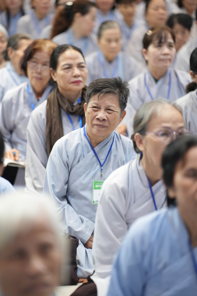 Dharma talk Having no practice is very suffering - Senior Thich Tri Hue in the 107th Seven-day Retreat