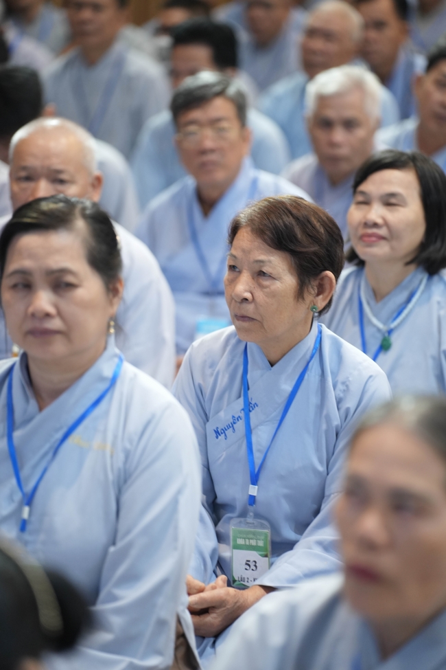 Dharma talk Having no practice is very suffering - Senior Thich Tri Hue in the 107th Seven-day Retreat