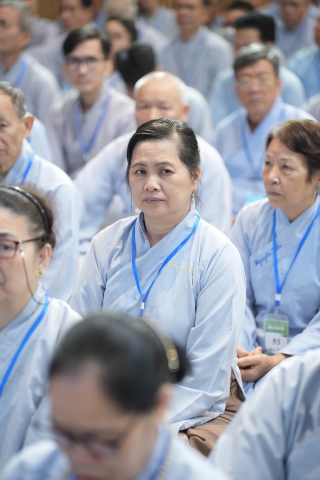 Dharma talk Having no practice is very suffering - Senior Thich Tri Hue in the 107th Seven-day Retreat