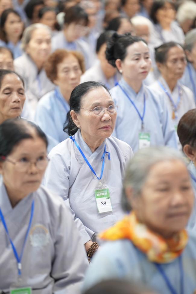 Dharma talk Having no practice is very suffering - Senior Thich Tri Hue in the 107th Seven-day Retreat