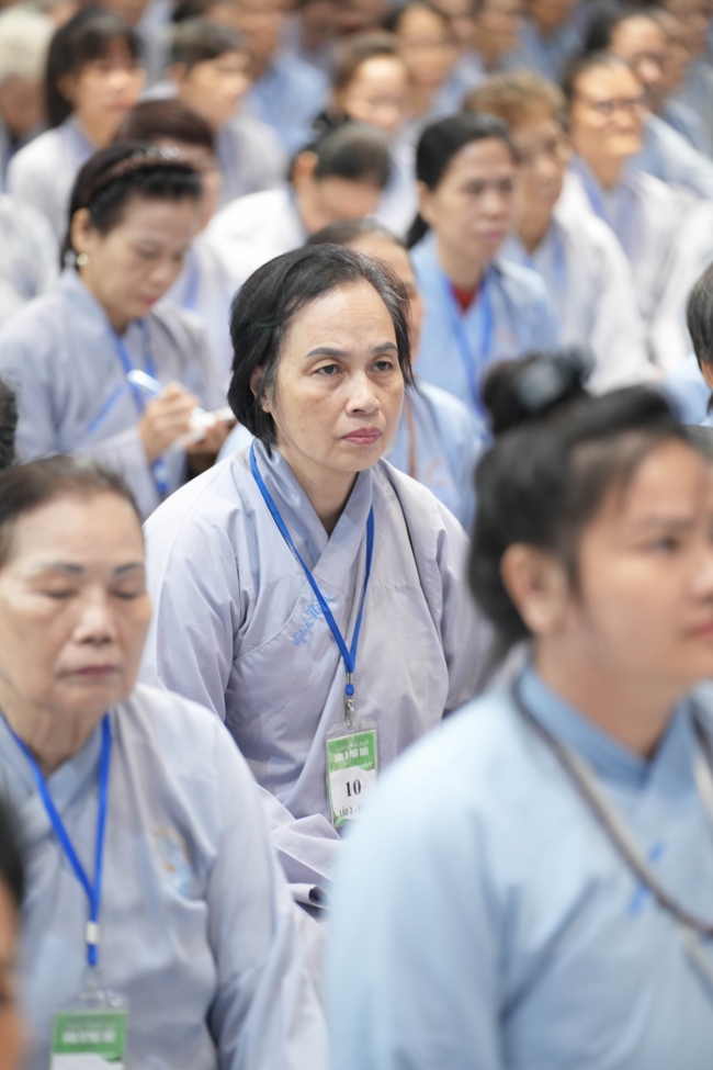 Dharma talk Having no practice is very suffering - Senior Thich Tri Hue in the 107th Seven-day Retreat