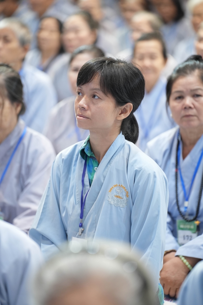 Dharma talk Having no practice is very suffering - Senior Thich Tri Hue in the 107th Seven-day Retreat