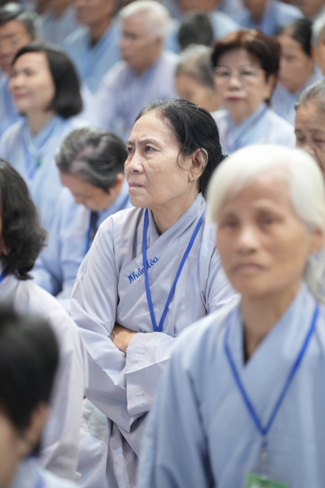 Dharma talk Having no practice is very suffering - Senior Thich Tri Hue in the 107th Seven-day Retreat