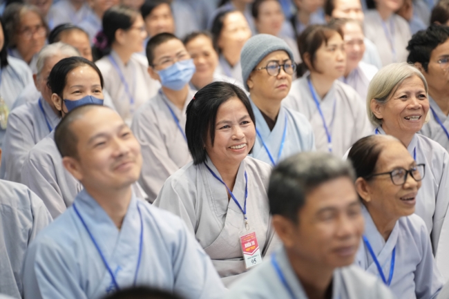 Dharma talk Having no practice is very suffering - Senior Thich Tri Hue in the 107th Seven-day Retreat