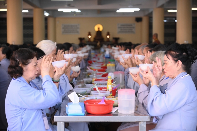 Pháp thoại Lời nhắn gửi sau cùng của thiên tài Steve Jobs” – Thượng toạ Thích Phước Tiến | Khóa tu Phật thất 107.