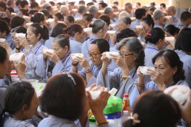 Pháp thoại Lời nhắn gửi sau cùng của thiên tài Steve Jobs” – Thượng toạ Thích Phước Tiến | Khóa tu Phật thất 107.