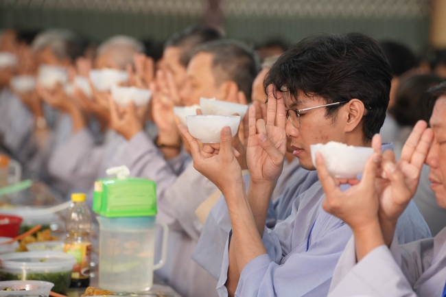 Pháp thoại Lời nhắn gửi sau cùng của thiên tài Steve Jobs” – Thượng toạ Thích Phước Tiến | Khóa tu Phật thất 107.