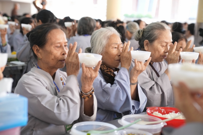 Pháp thoại Lời nhắn gửi sau cùng của thiên tài Steve Jobs” – Thượng toạ Thích Phước Tiến | Khóa tu Phật thất 107.