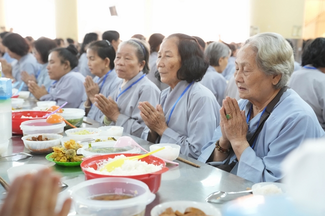 Pháp thoại Lời nhắn gửi sau cùng của thiên tài Steve Jobs” – Thượng toạ Thích Phước Tiến | Khóa tu Phật thất 107.