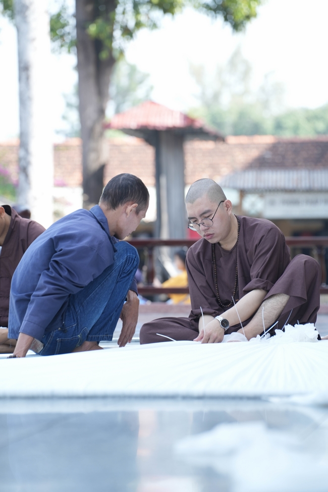 Công tác chuẩn bị đại lễ hoa đăng kỷ niệm đức Phật A-di-đà năm 2026