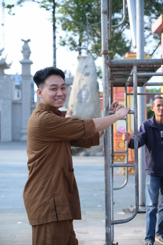 Công tác chuẩn bị đại lễ hoa đăng kỷ niệm đức Phật A-di-đà năm 2026