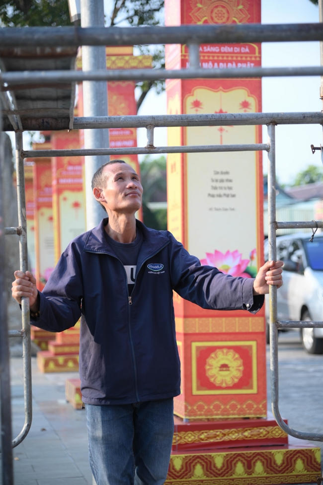 Công tác chuẩn bị đại lễ hoa đăng kỷ niệm đức Phật A-di-đà năm 2026