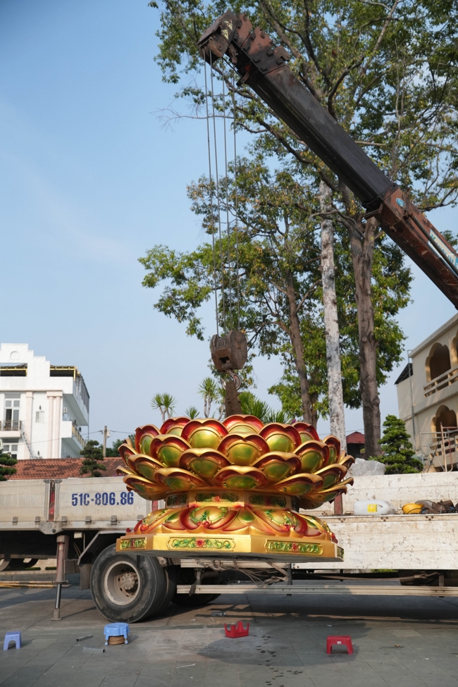 Công tác chuẩn bị đại lễ hoa đăng kỷ niệm đức Phật A-di-đà năm 2026