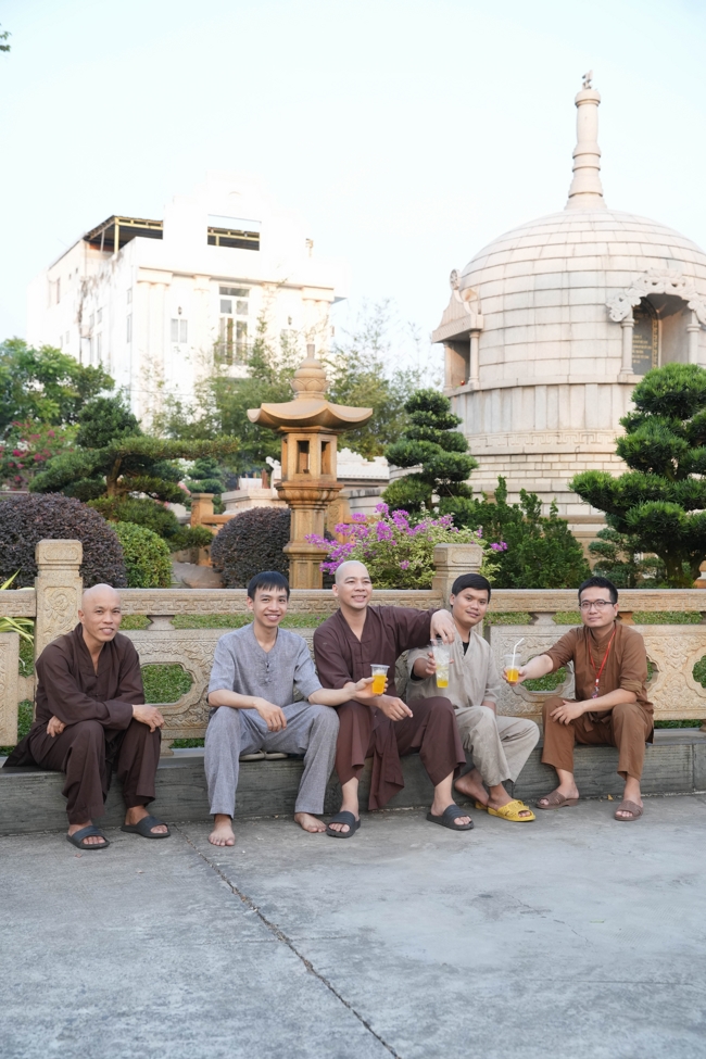 Công tác chuẩn bị đại lễ hoa đăng kỷ niệm đức Phật A-di-đà năm 2026