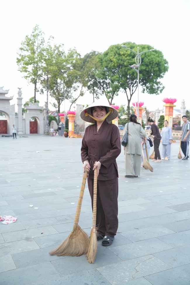 Công tác chuẩn bị đại lễ hoa đăng kỷ niệm đức Phật A-di-đà năm 2026