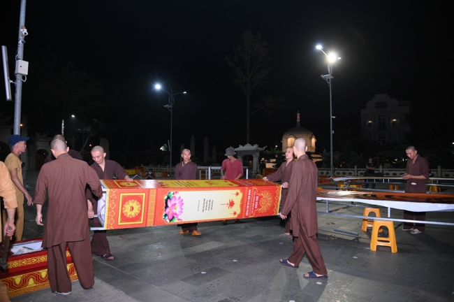 Công tác chuẩn bị đại lễ hoa đăng kỷ niệm đức Phật A-di-đà năm 2026