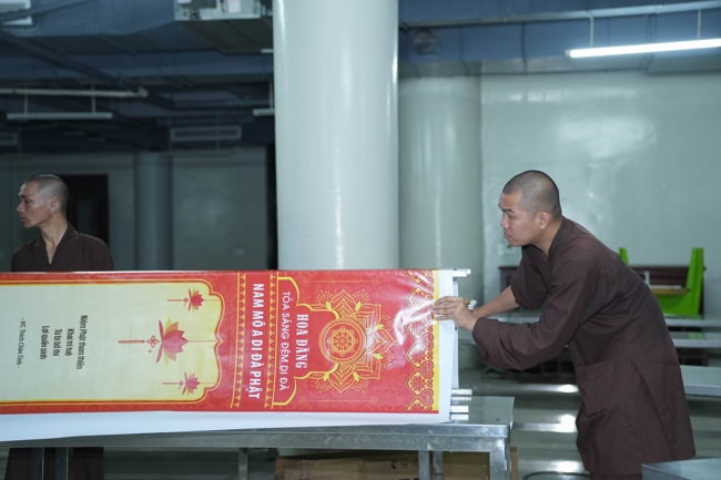 Công tác chuẩn bị đại lễ hoa đăng kỷ niệm đức Phật A-di-đà năm 2026