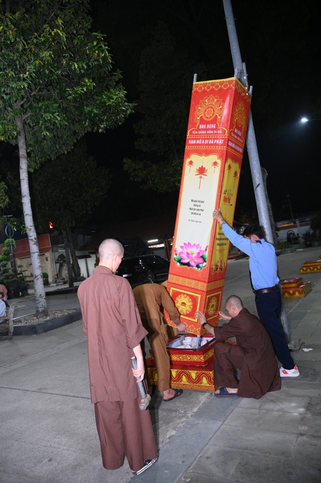 Công tác chuẩn bị đại lễ hoa đăng kỷ niệm đức Phật A-di-đà năm 2026