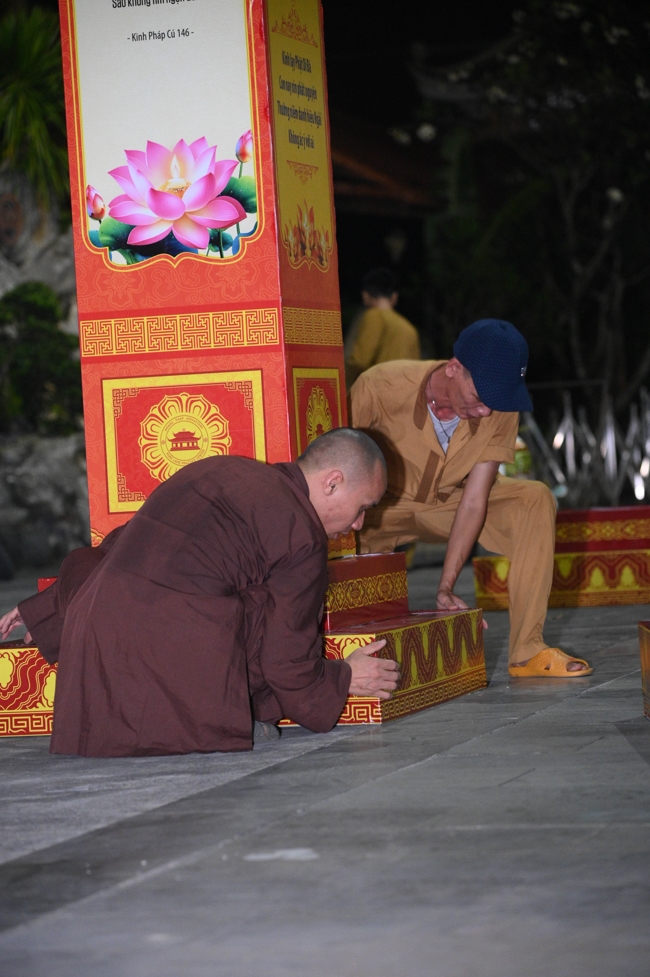 Công tác chuẩn bị đại lễ hoa đăng kỷ niệm đức Phật A-di-đà năm 2026