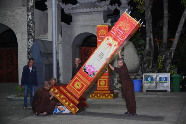 Công tác chuẩn bị đại lễ hoa đăng kỷ niệm đức Phật A-di-đà năm 2026