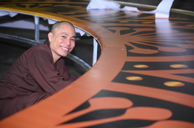 Công tác chuẩn bị đại lễ hoa đăng kỷ niệm đức Phật A-di-đà năm 2026