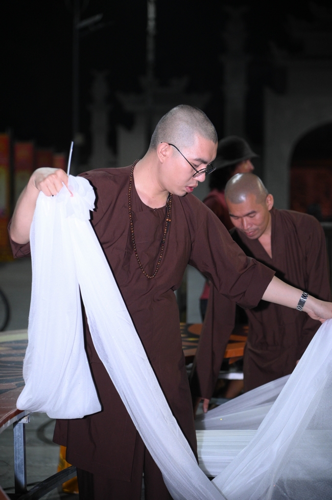 Công tác chuẩn bị đại lễ hoa đăng kỷ niệm đức Phật A-di-đà năm 2026