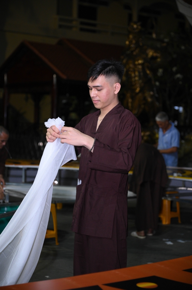 Công tác chuẩn bị đại lễ hoa đăng kỷ niệm đức Phật A-di-đà năm 2026