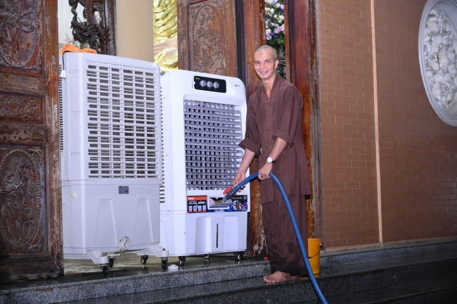 Công tác chuẩn bị đại lễ hoa đăng kỷ niệm đức Phật A-di-đà năm 2026