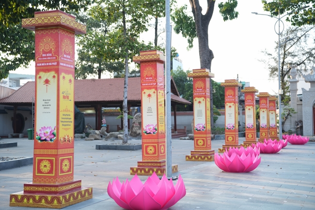 Công tác chuẩn bị đại lễ hoa đăng kỷ niệm đức Phật A-di-đà năm 2026