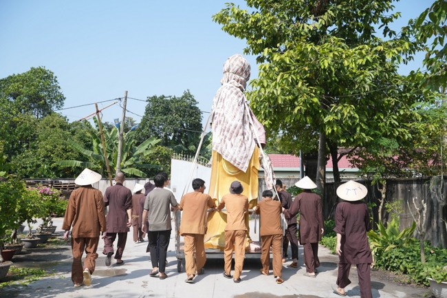 Công tác chuẩn bị đại lễ hoa đăng kỷ niệm đức Phật A-di-đà năm 2026