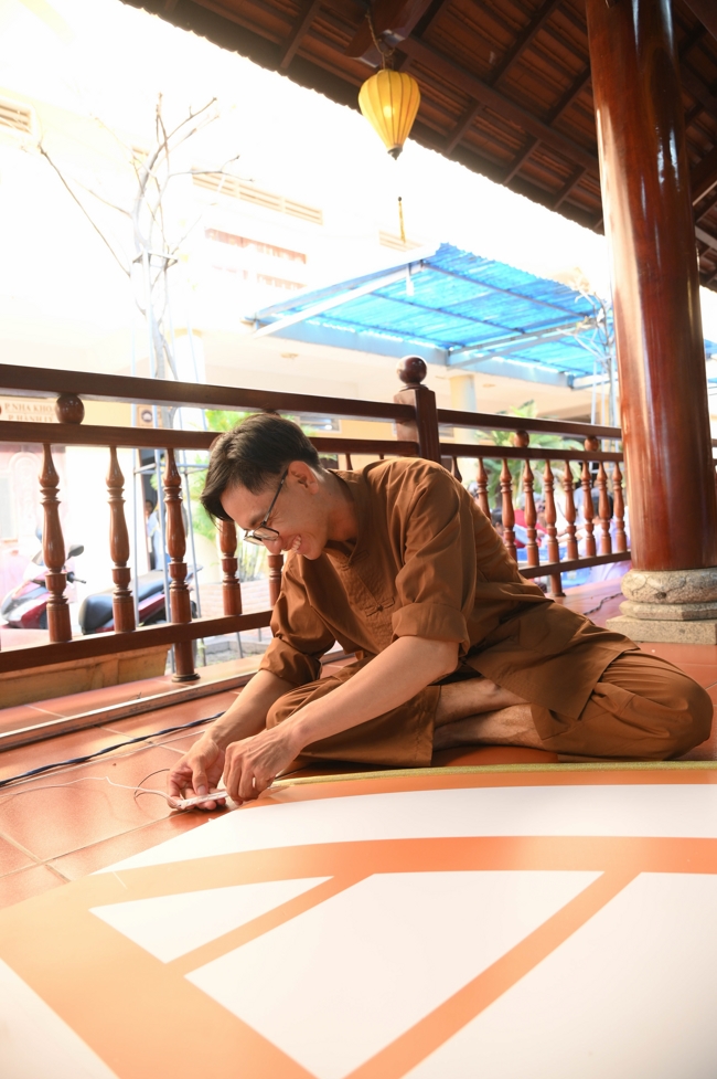 Công tác chuẩn bị đại lễ hoa đăng kỷ niệm đức Phật A-di-đà năm 2026