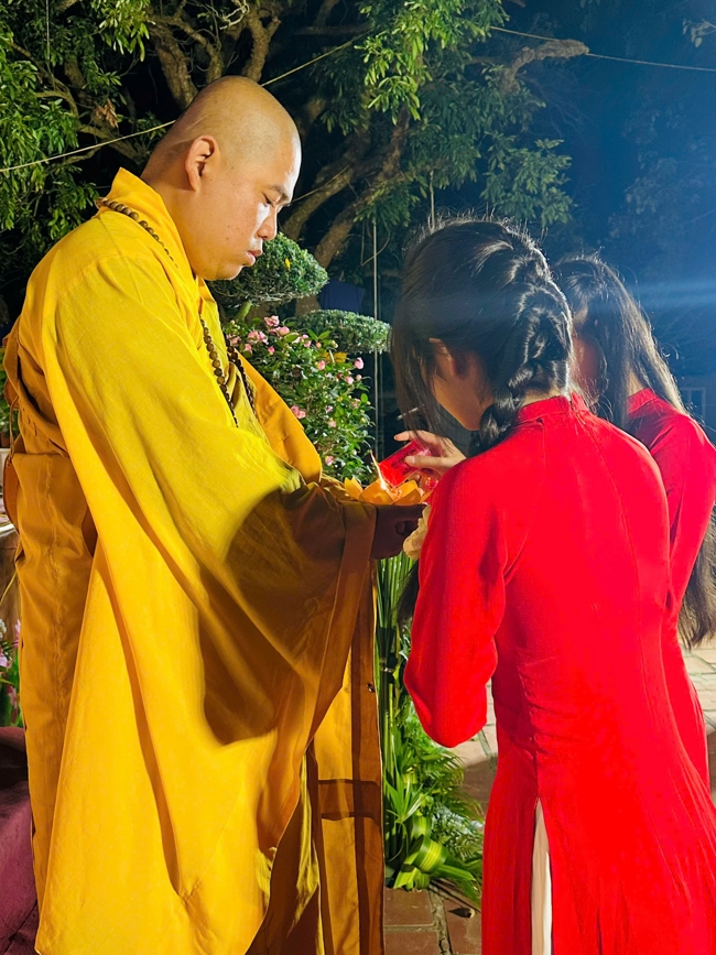 Chùa Đống Cao – Thanh Hóa: Lễ Hoa đăng mừng ngày khánh đản Đức Phật A Di Đà và đón năm mới 2026