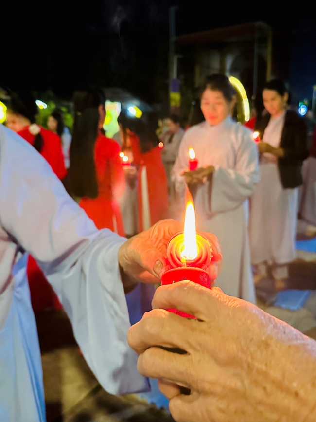 Chùa Đống Cao – Thanh Hóa: Lễ Hoa đăng mừng ngày khánh đản Đức Phật A Di Đà và đón năm mới 2026
