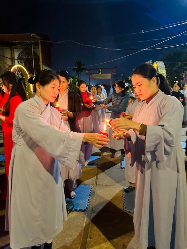 Chùa Đống Cao – Thanh Hóa: Lễ Hoa đăng mừng ngày khánh đản Đức Phật A Di Đà và đón năm mới 2026