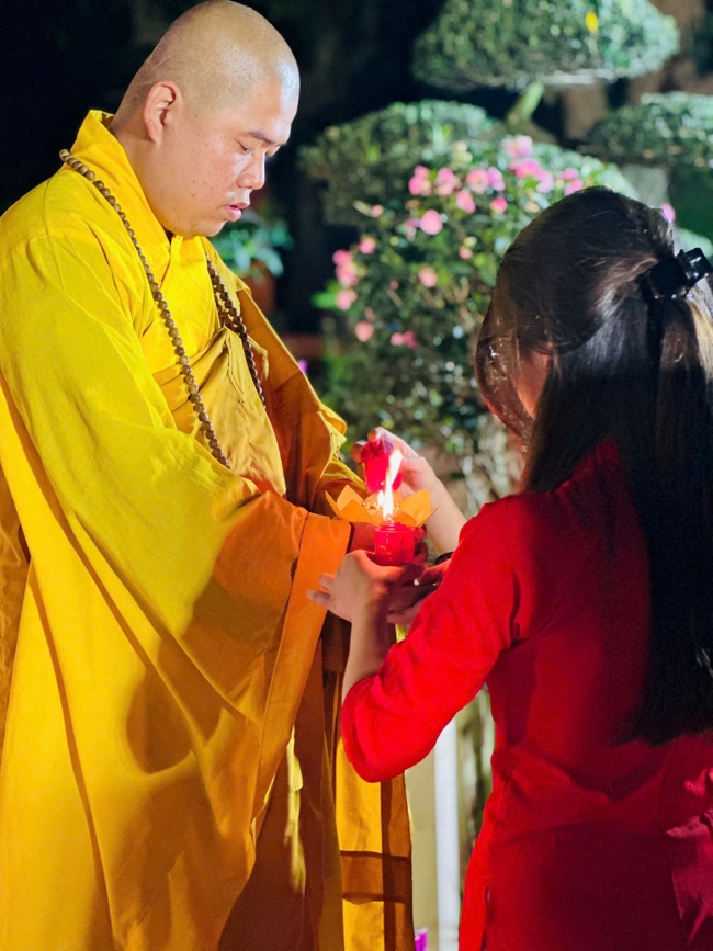 Chùa Đống Cao – Thanh Hóa: Lễ Hoa đăng mừng ngày khánh đản Đức Phật A Di Đà và đón năm mới 2026