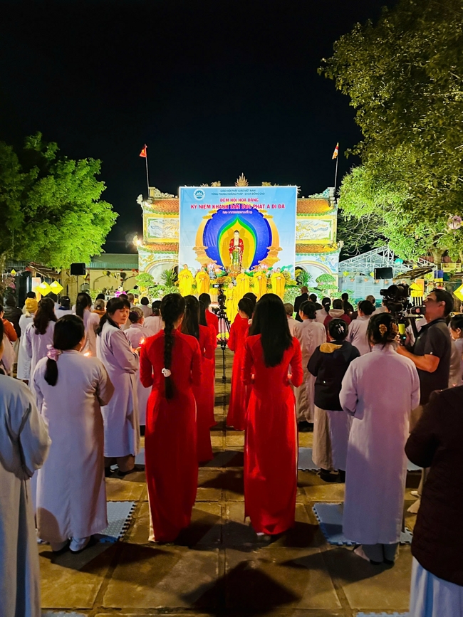 Chùa Đống Cao – Thanh Hóa: Lễ Hoa đăng mừng ngày khánh đản Đức Phật A Di Đà và đón năm mới 2026