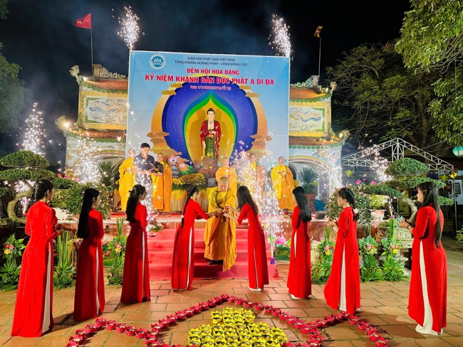 Chùa Đống Cao – Thanh Hóa: Lễ Hoa đăng mừng ngày khánh đản Đức Phật A Di Đà và đón năm mới 2026